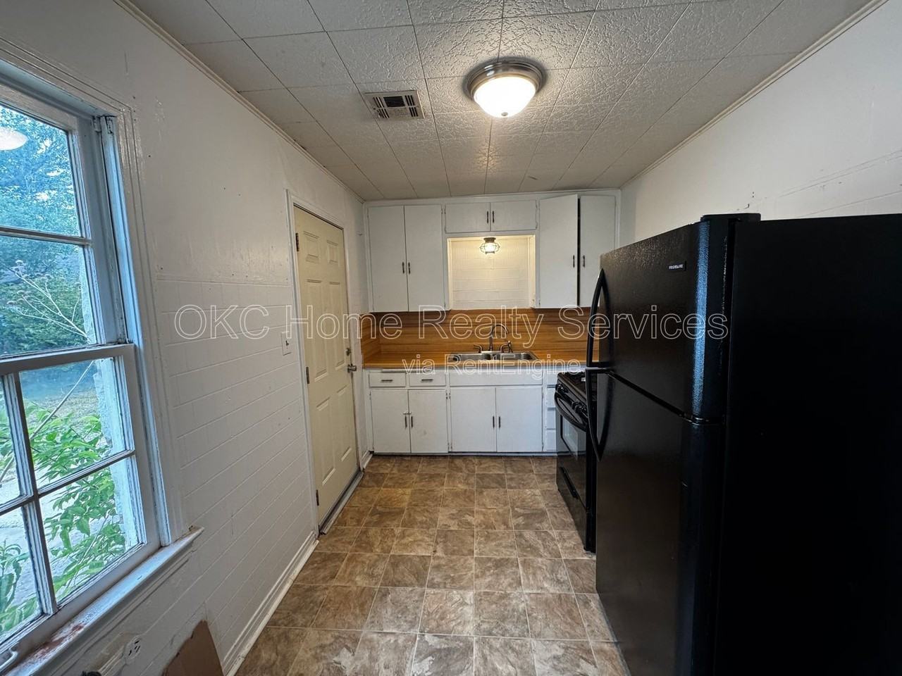 3025 Nw Grand Blvd - Photo 4 of 12