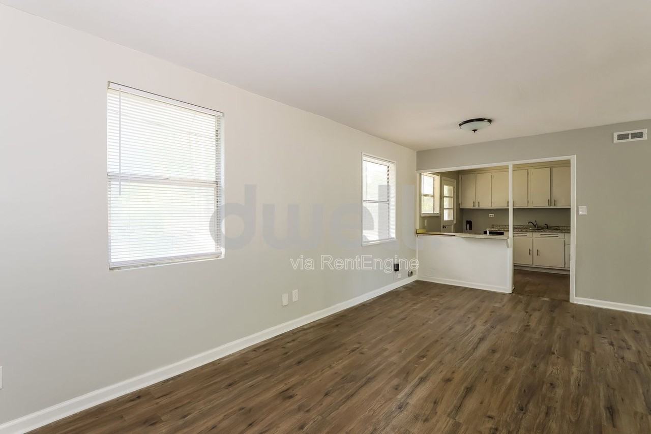 778 Vincent Ave Ne - Photo 4 of 9