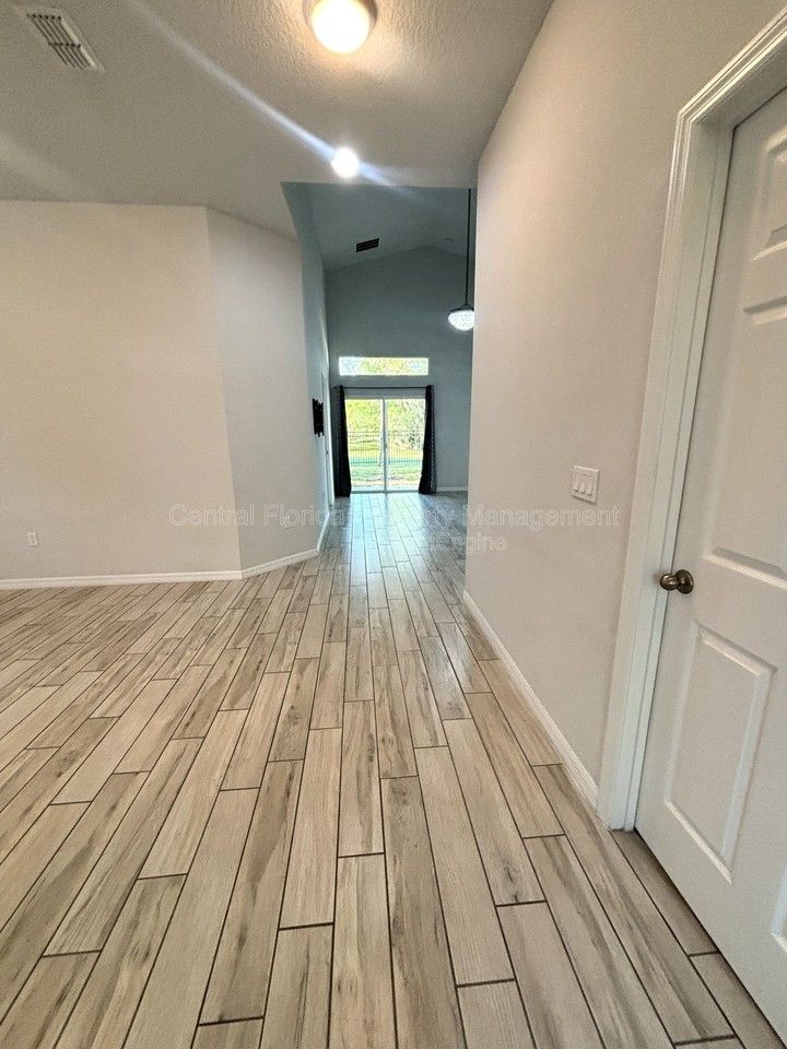 1214 Lake Blue Cir - Photo 2 of 22