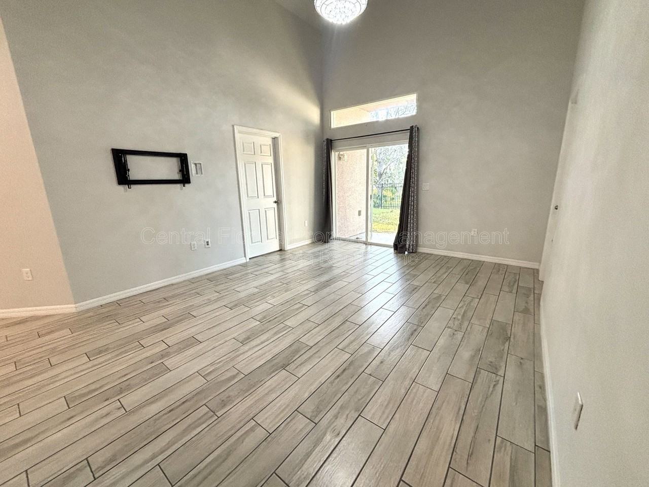 1214 Lake Blue Cir - Photo 4 of 22