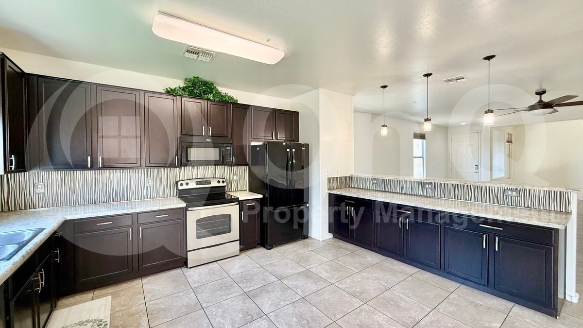 11439 N 88th Ln - Photo 3 of 20