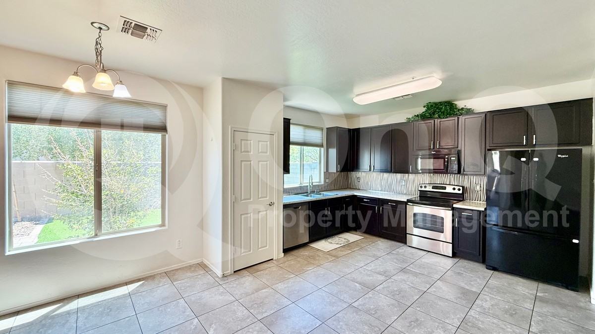 11439 N 88th Ln - Photo 4 of 20