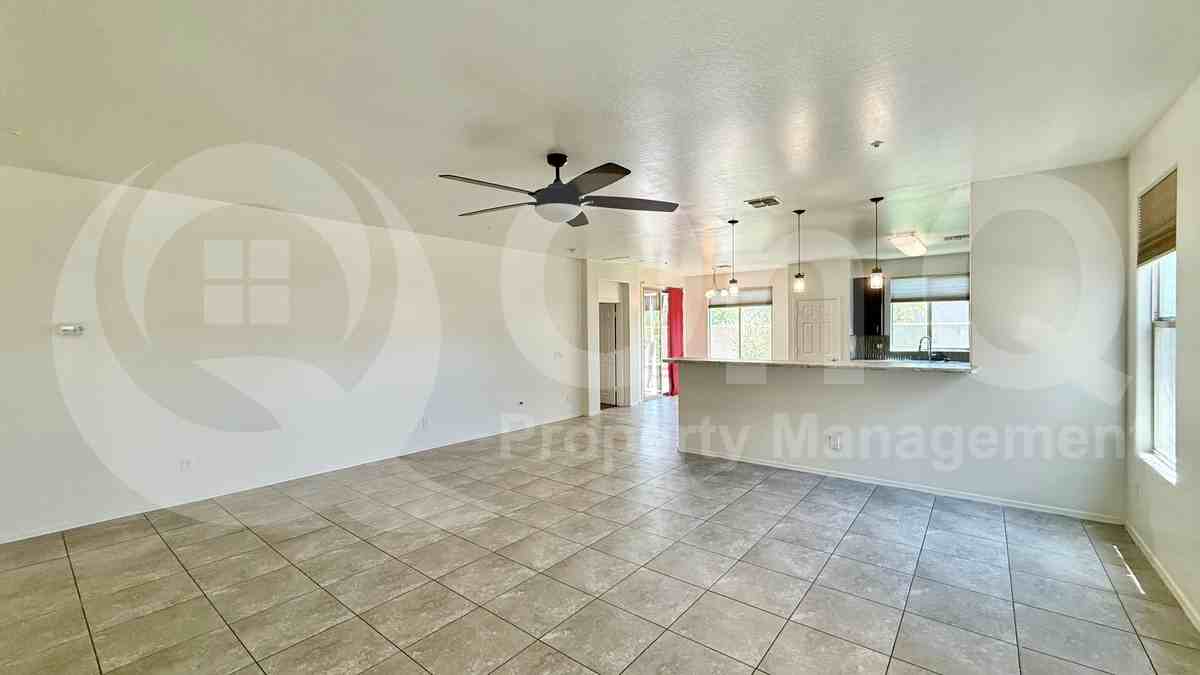 11439 N 88th Ln - Photo 5 of 20