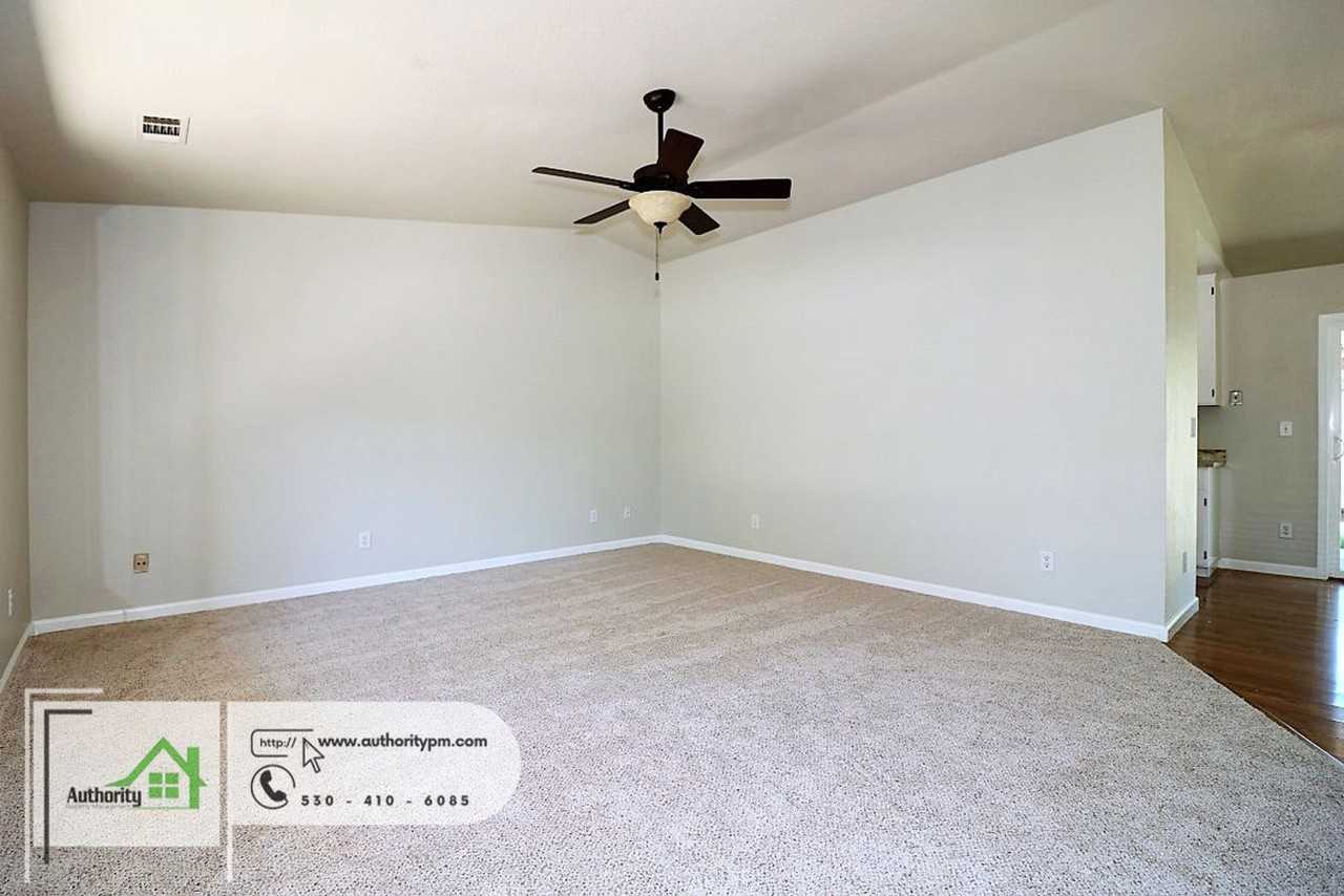 3657 Santa Rosa Way - Photo 4 of 22