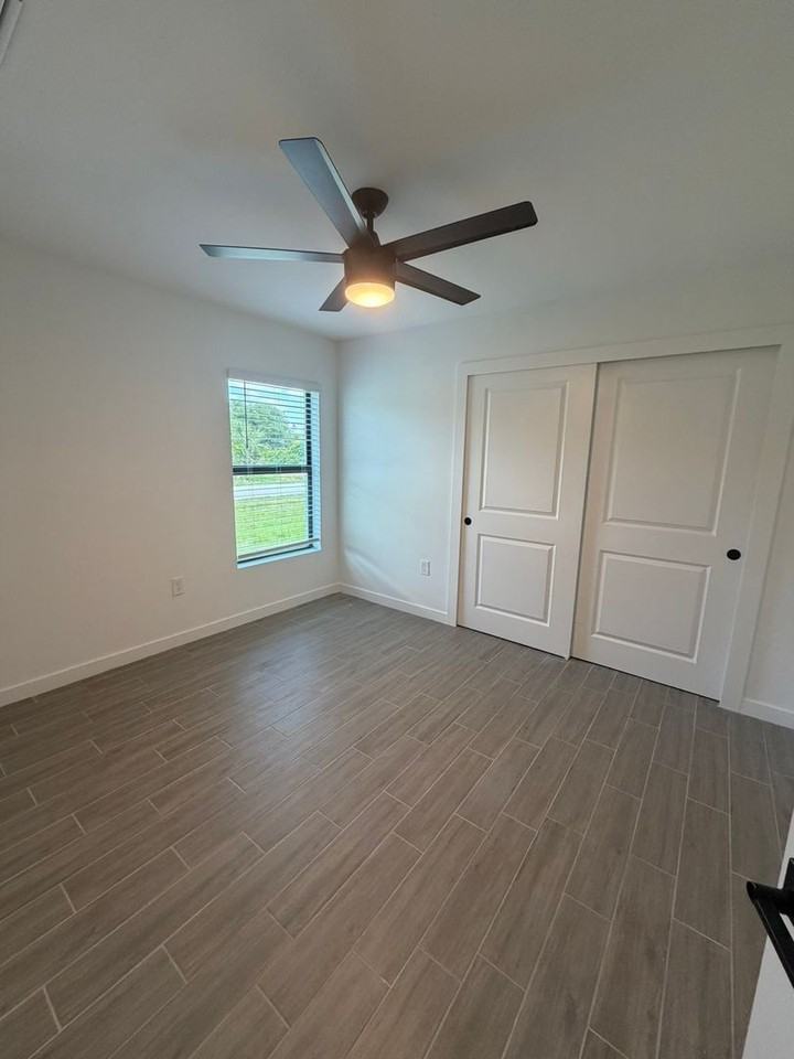 2918 16th St W - Photo 5 of 16