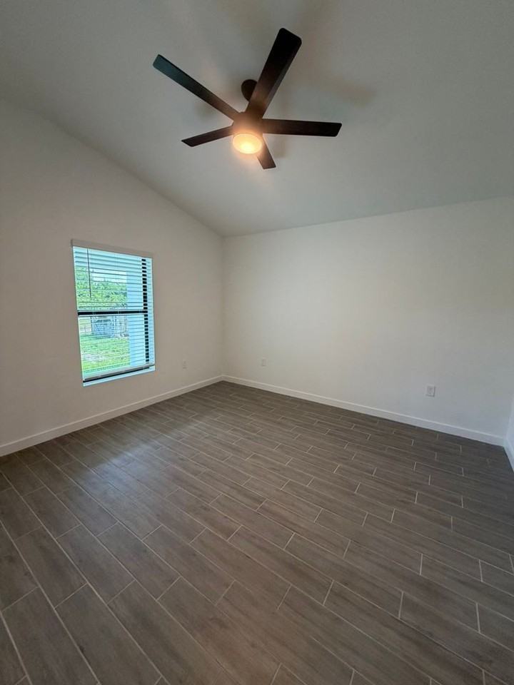 2918 16th St W - Photo 7 of 16