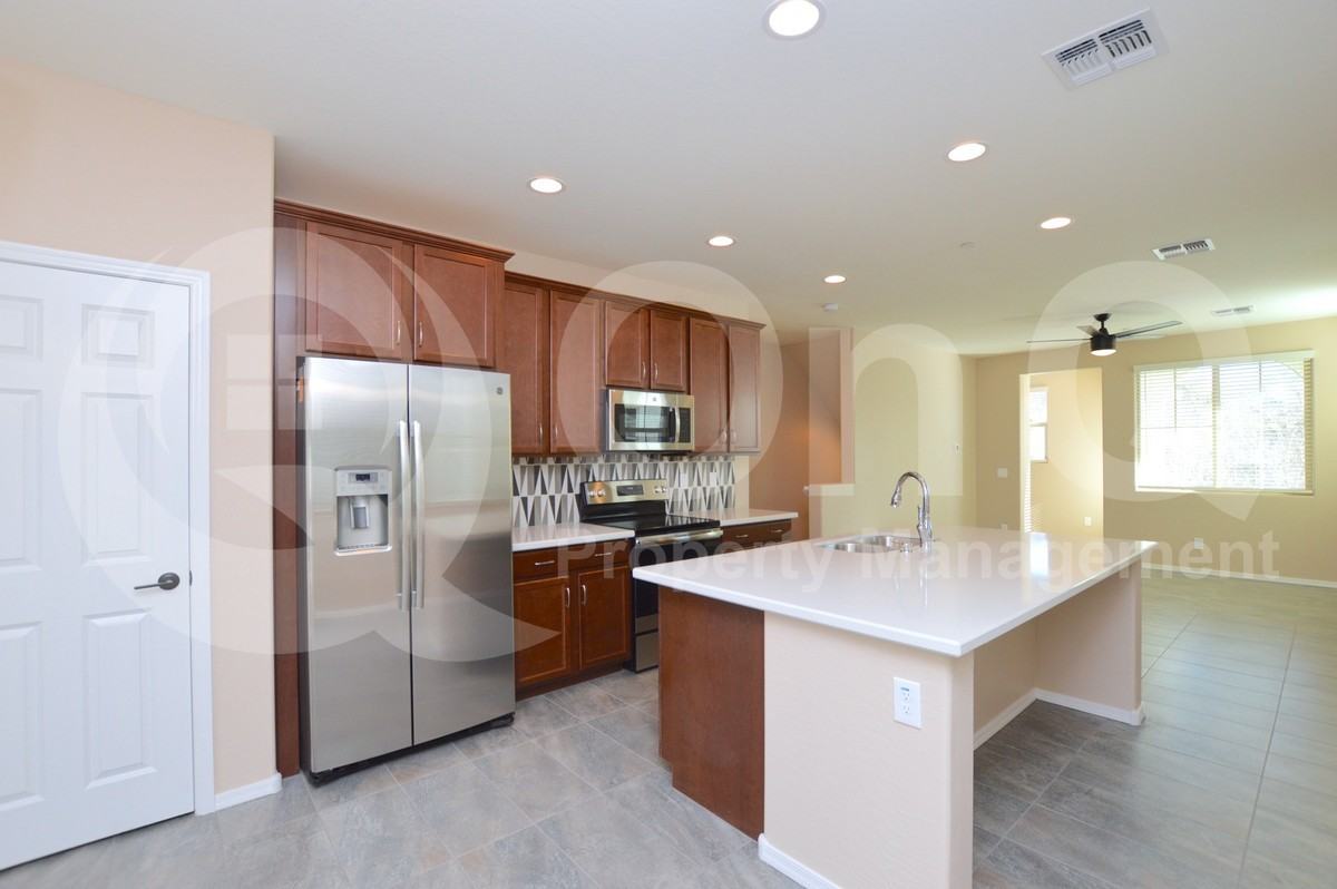 1723 E Dogwood Ln - Photo 4 of 19