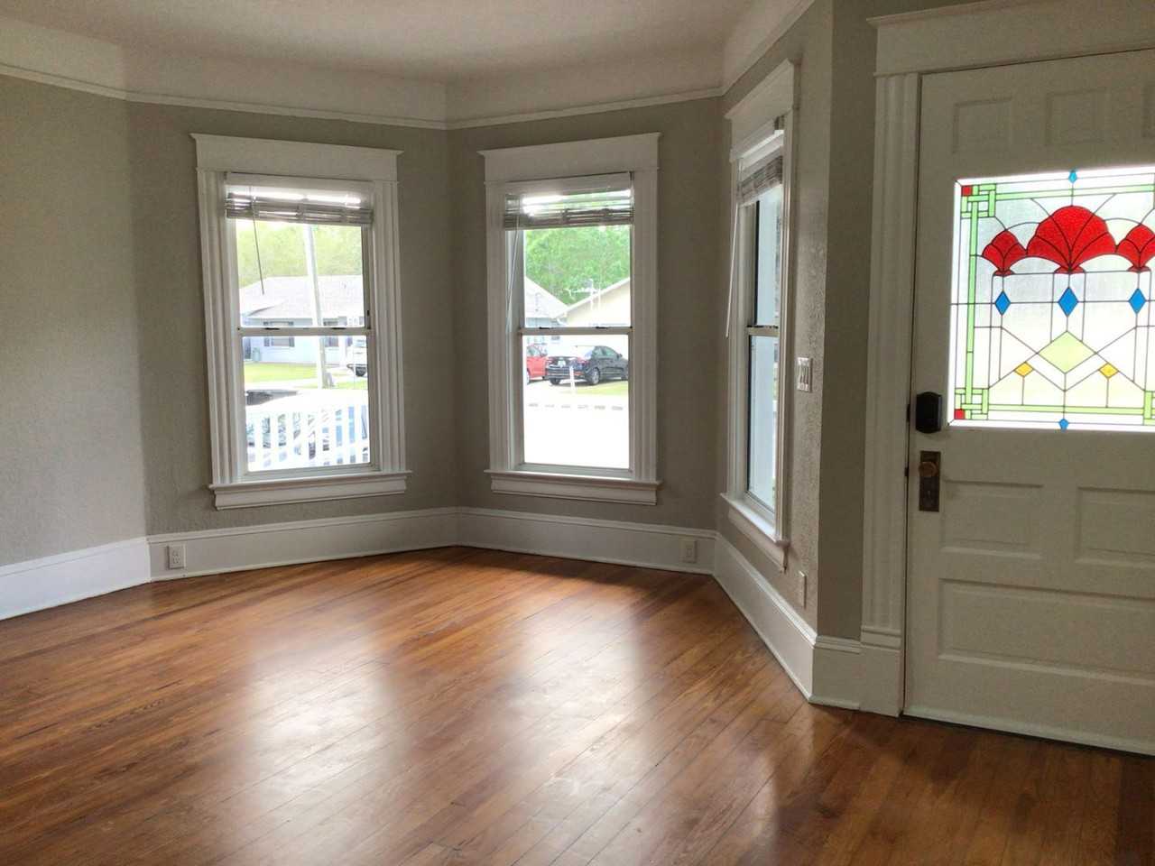 203 S Main St - Photo 5 of 21