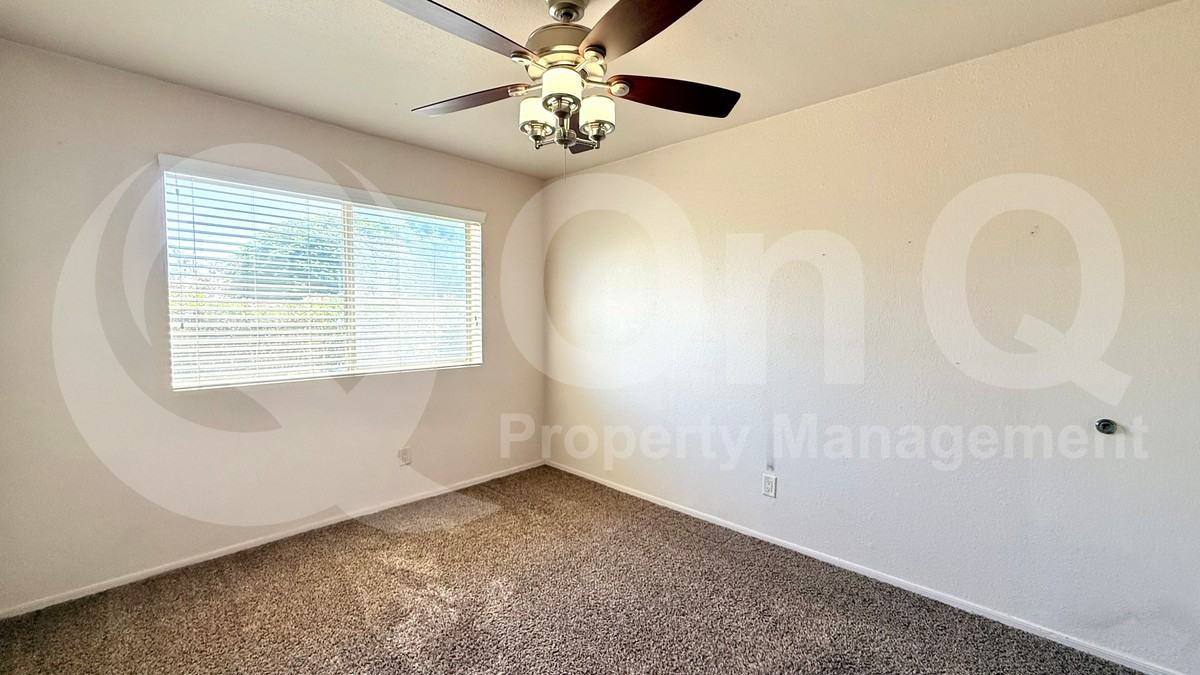 303 N Miller Rd #1005 - Photo 6 of 16