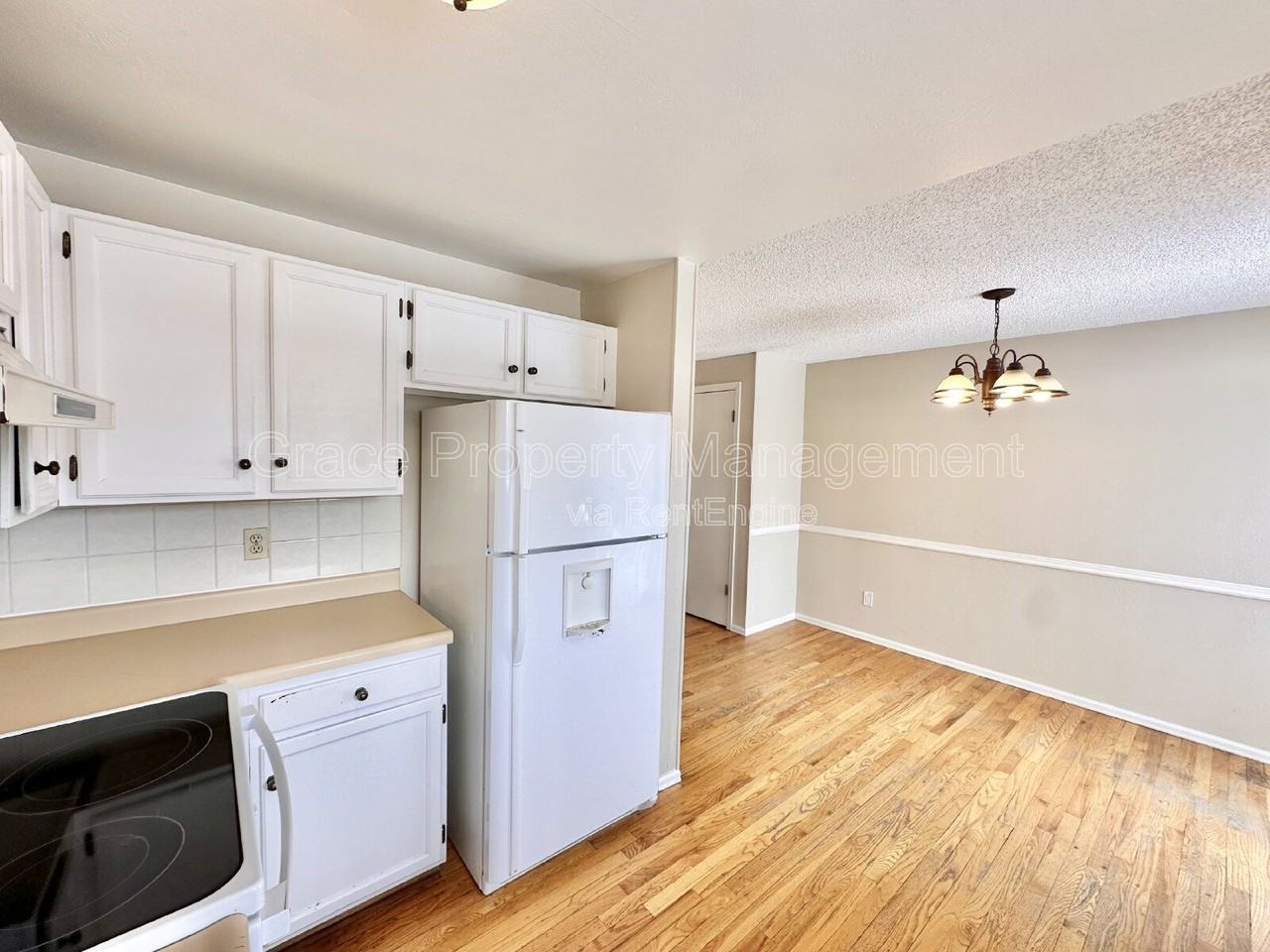 12205 Bellaire St - Photo 7 of 17