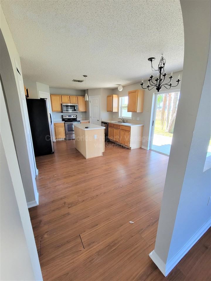 4963 Fiske Cir - Photo 6 of 28