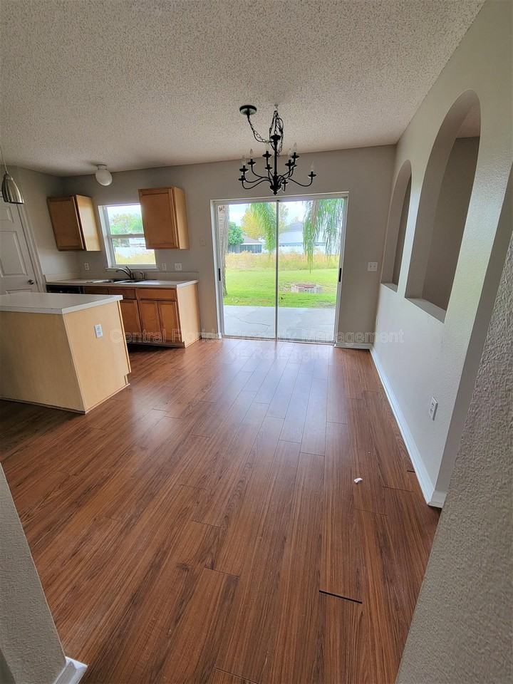 4963 Fiske Cir - Photo 7 of 28