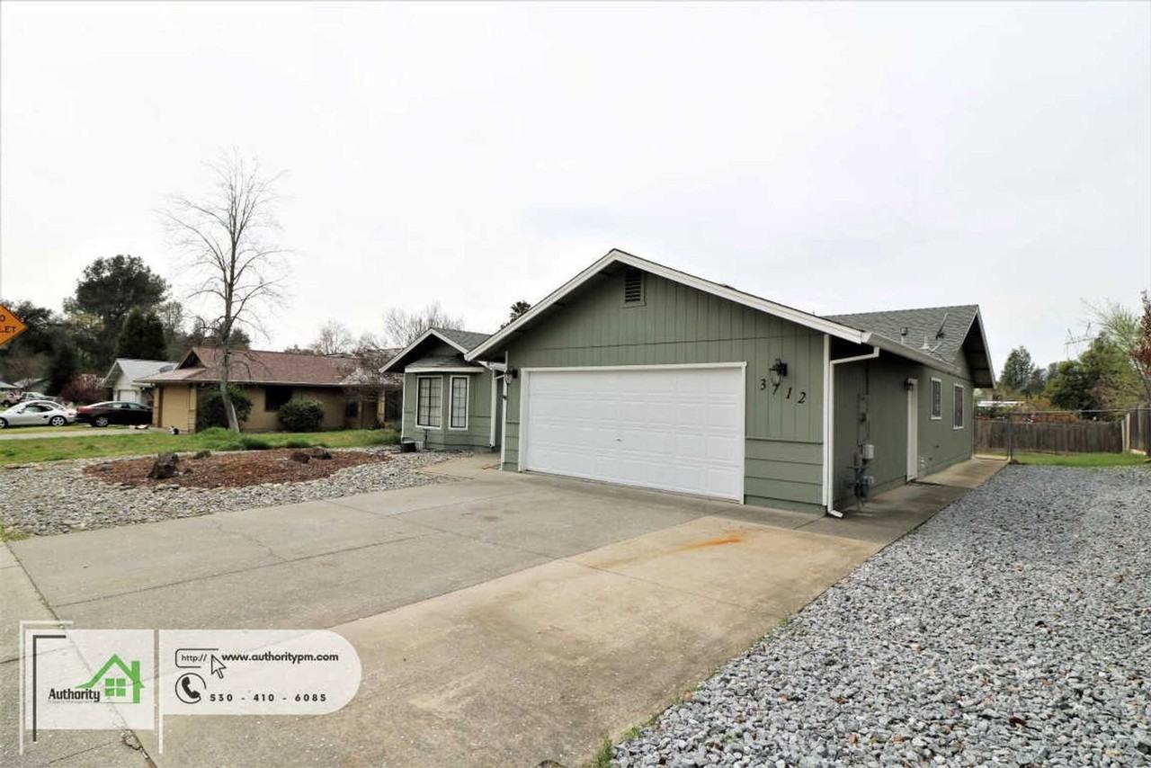 3712 Canterbury Dr