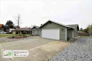 featured image of 3712 Canterbury Dr