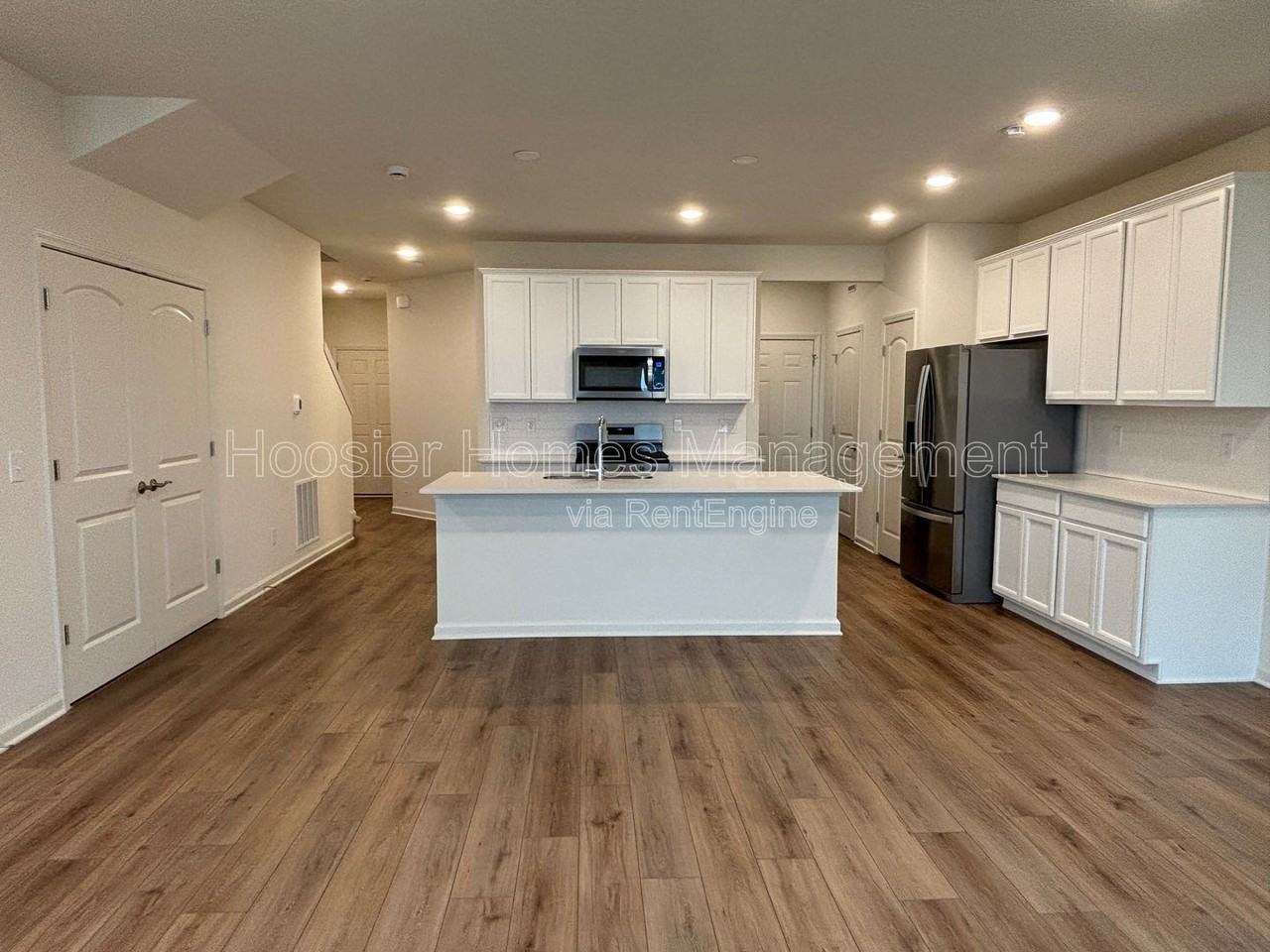 7255 Shroyer Way - Photo 2 of 22