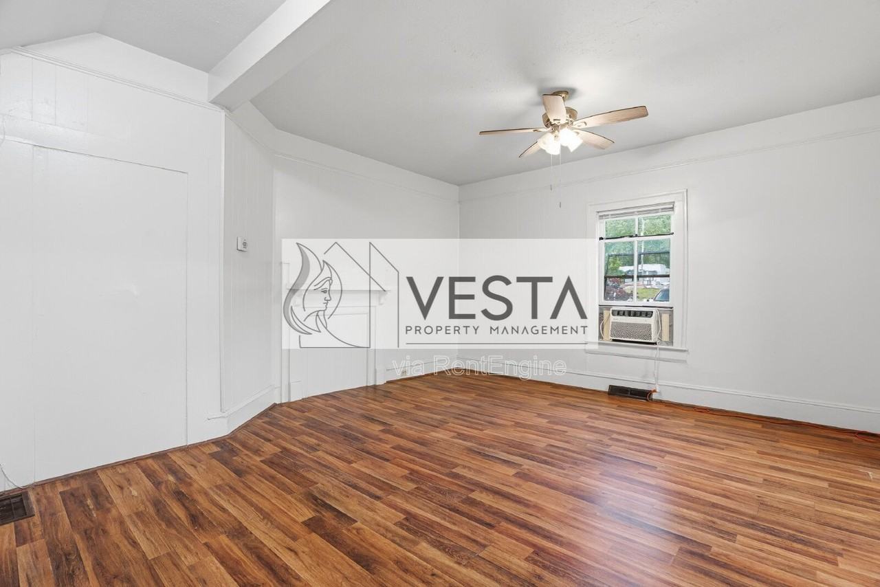 17 Clyde St #B - Photo 5 of 26