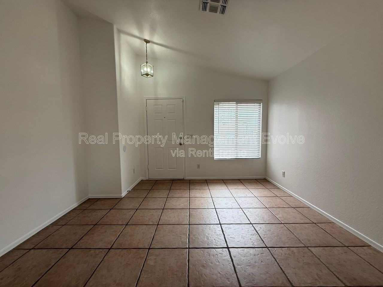 11915 W Rosewood Dr - Photo 5 of 24