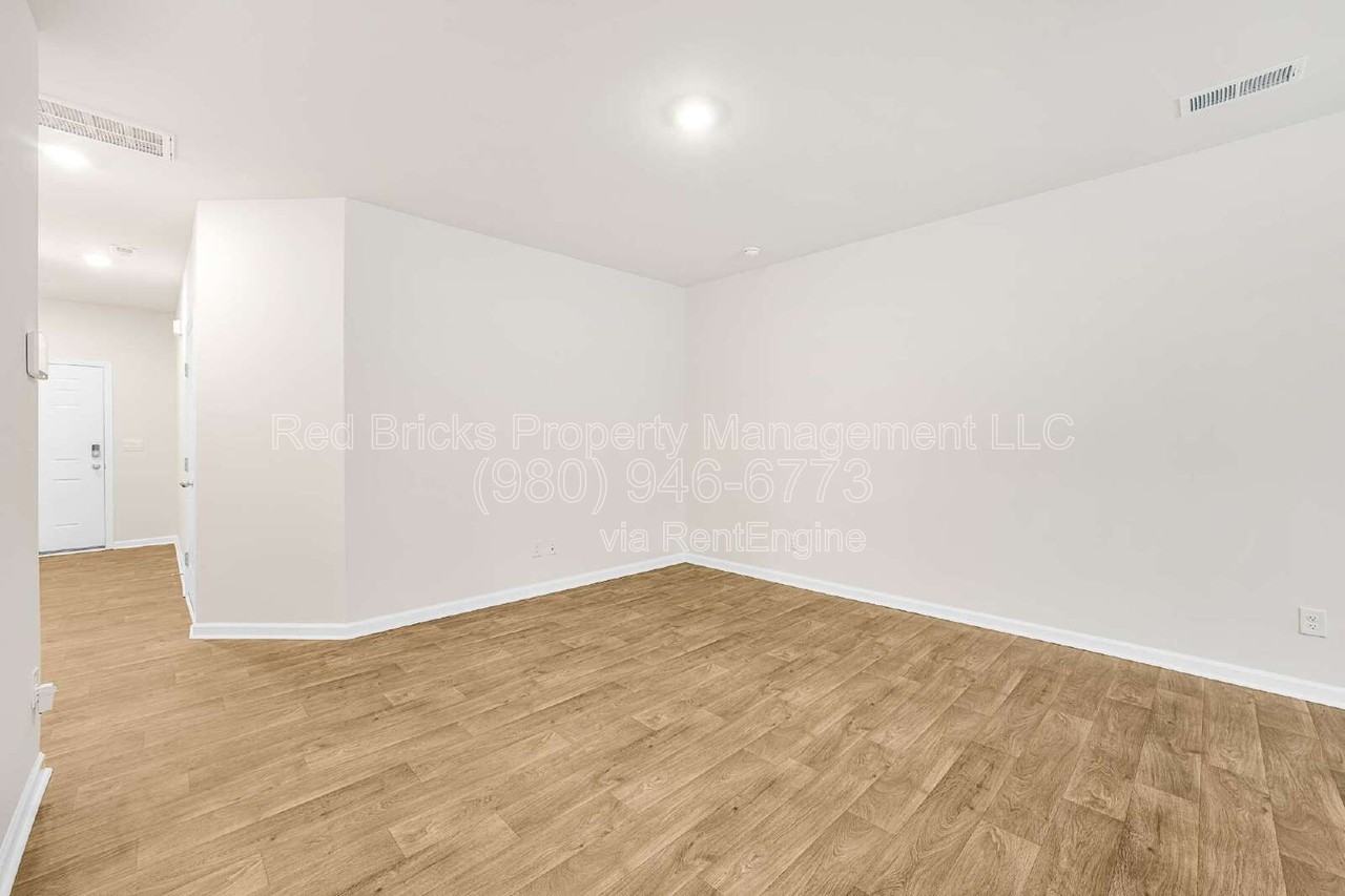 9128 Lowfalls Ln - Photo 5 of 20