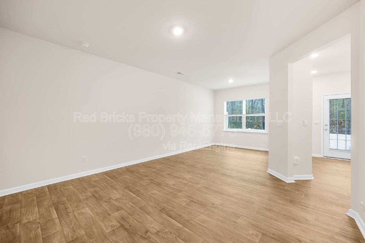 9128 Lowfalls Ln - Photo 6 of 20