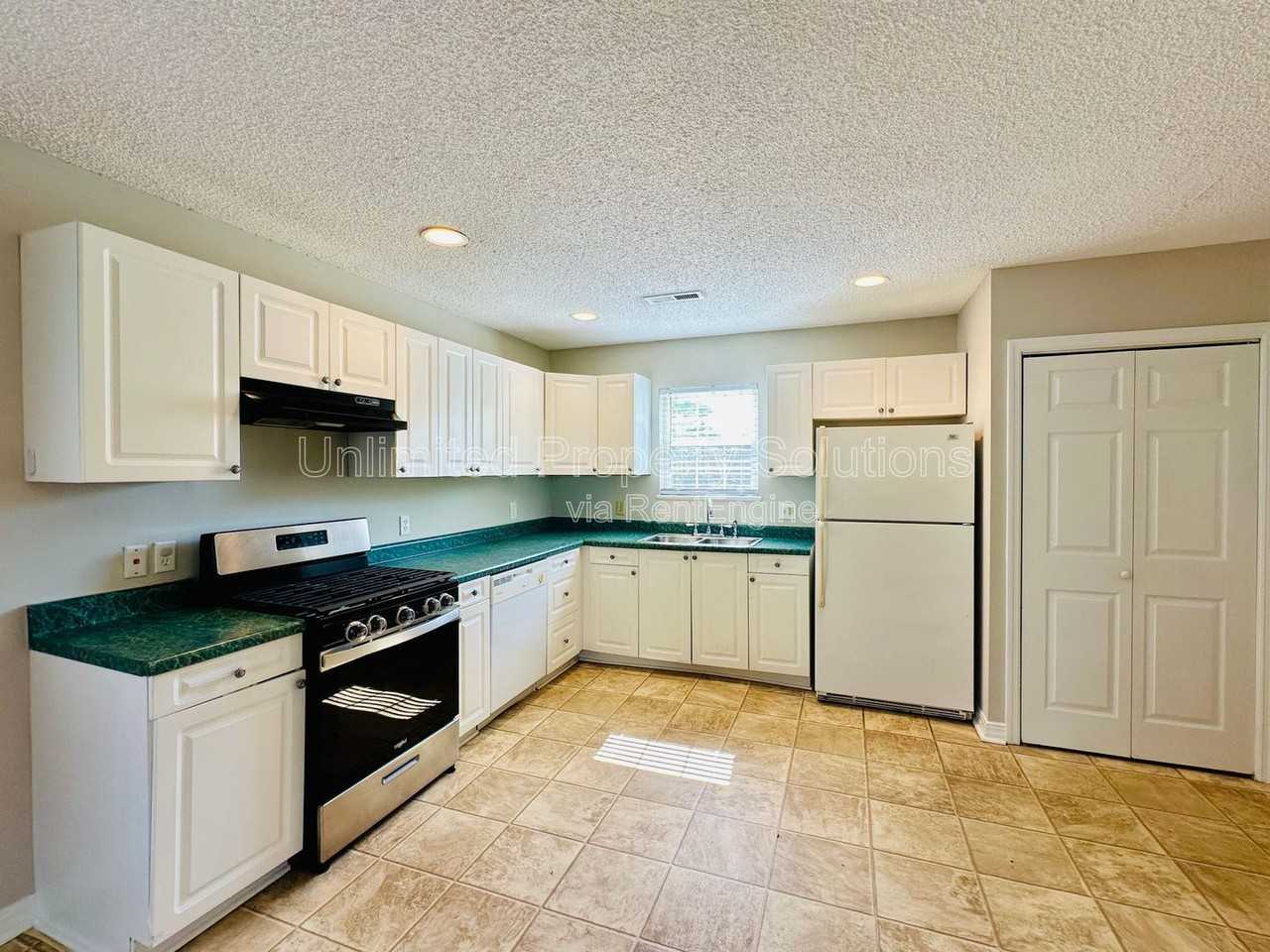 2153 Market St - Photo 6 of 23