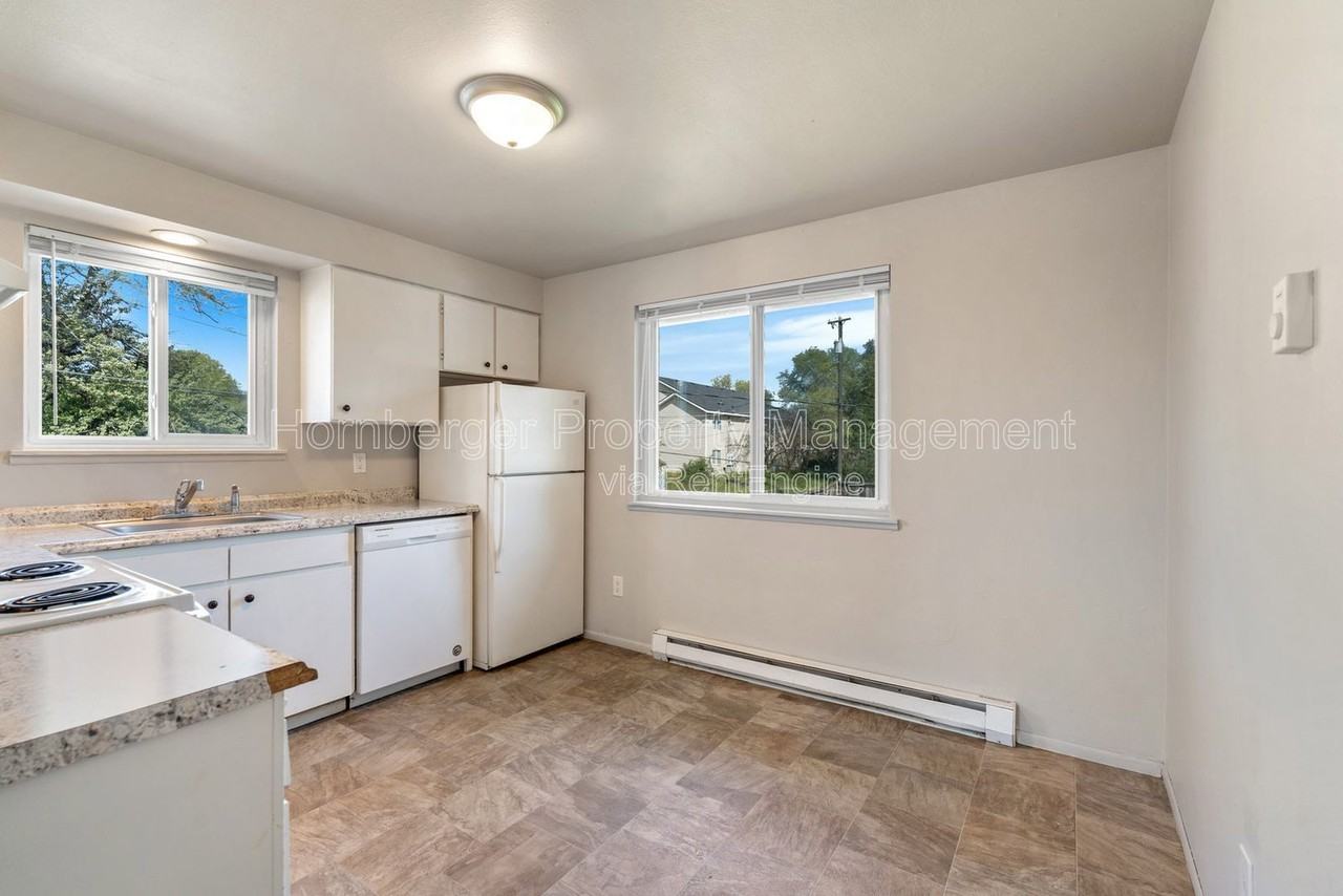 3203 N Smith St #12 - Photo 2 of 25