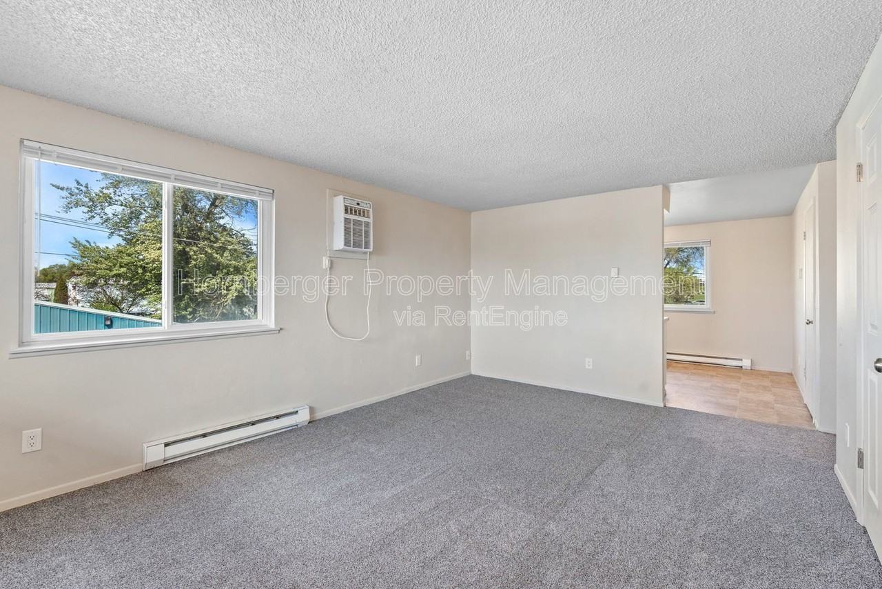 3203 N Smith St #12 - Photo 3 of 25