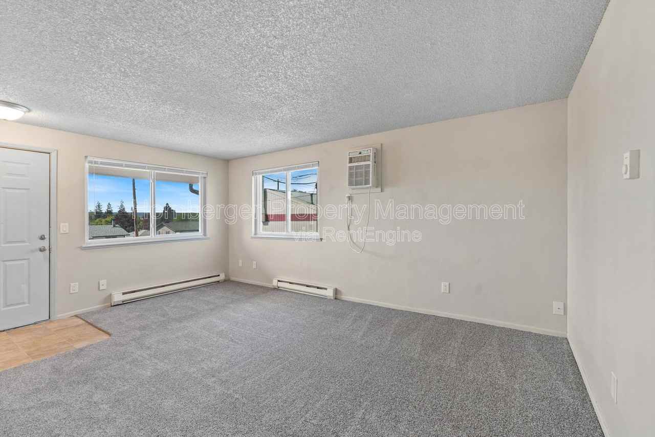 3203 N Smith St #12 - Photo 5 of 25