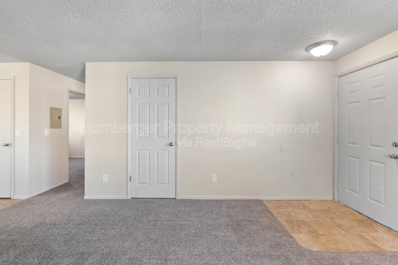 3203 N Smith St #12 - Photo 6 of 25