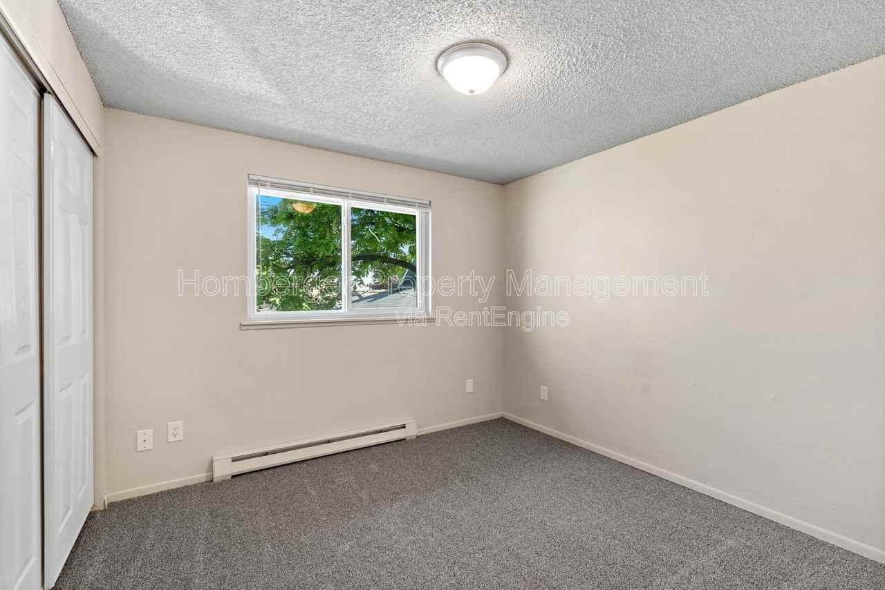 3203 N Smith St #12 - Photo 7 of 21