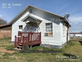 featured image of 807 W Sabine St