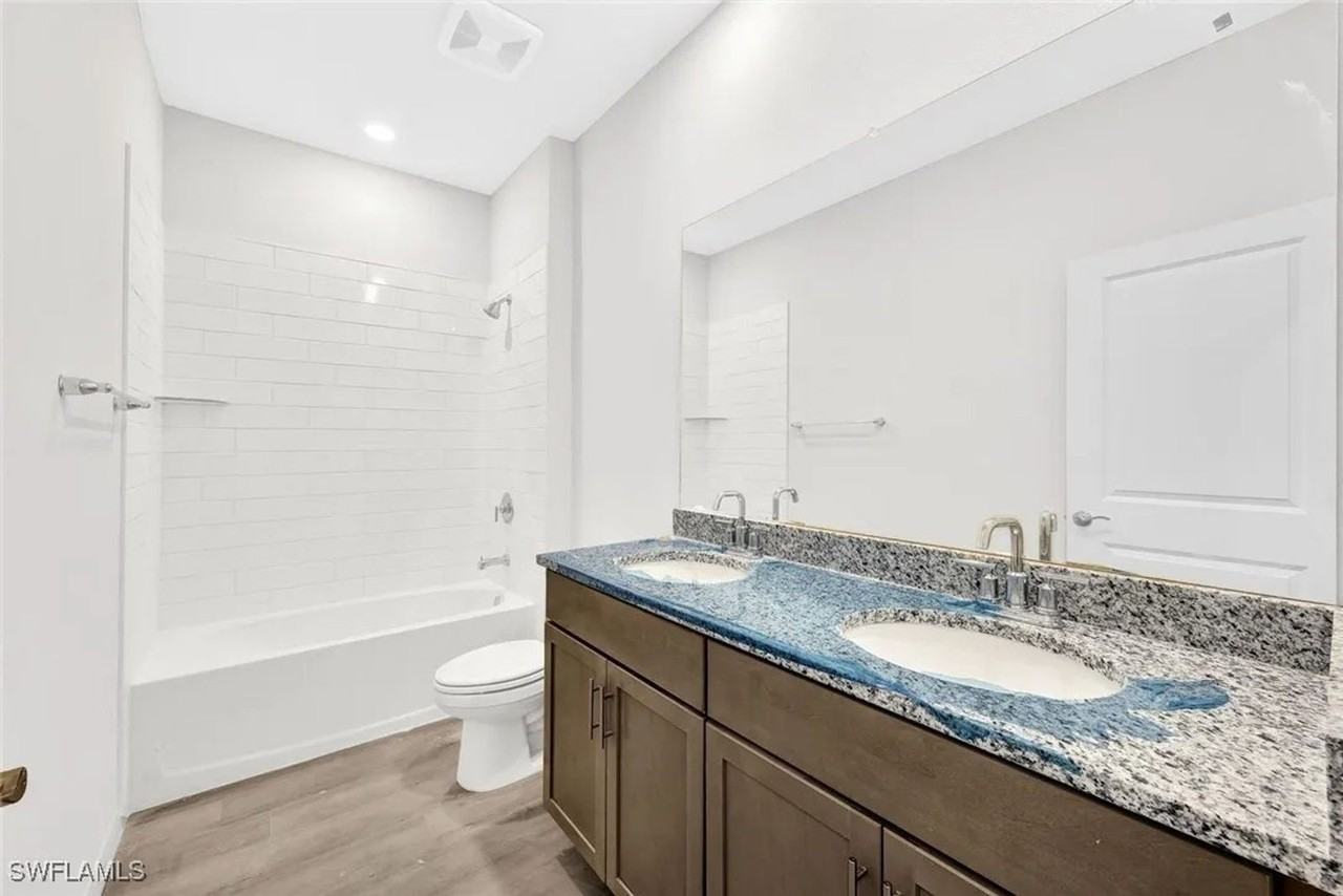1414 Ne 6th Ave - Photo 6 of 11