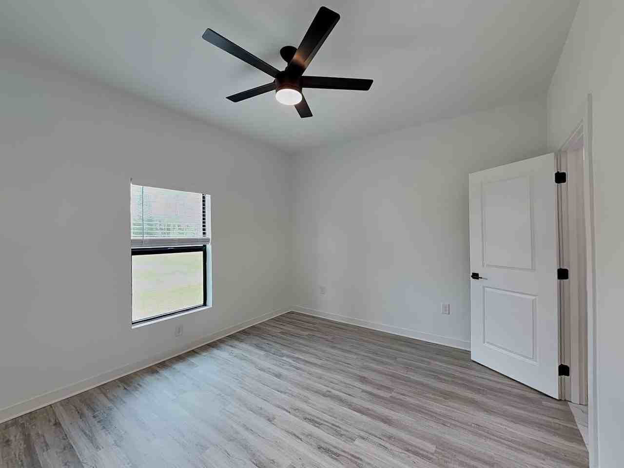 2208 Wayne Ave S - Photo 7 of 40