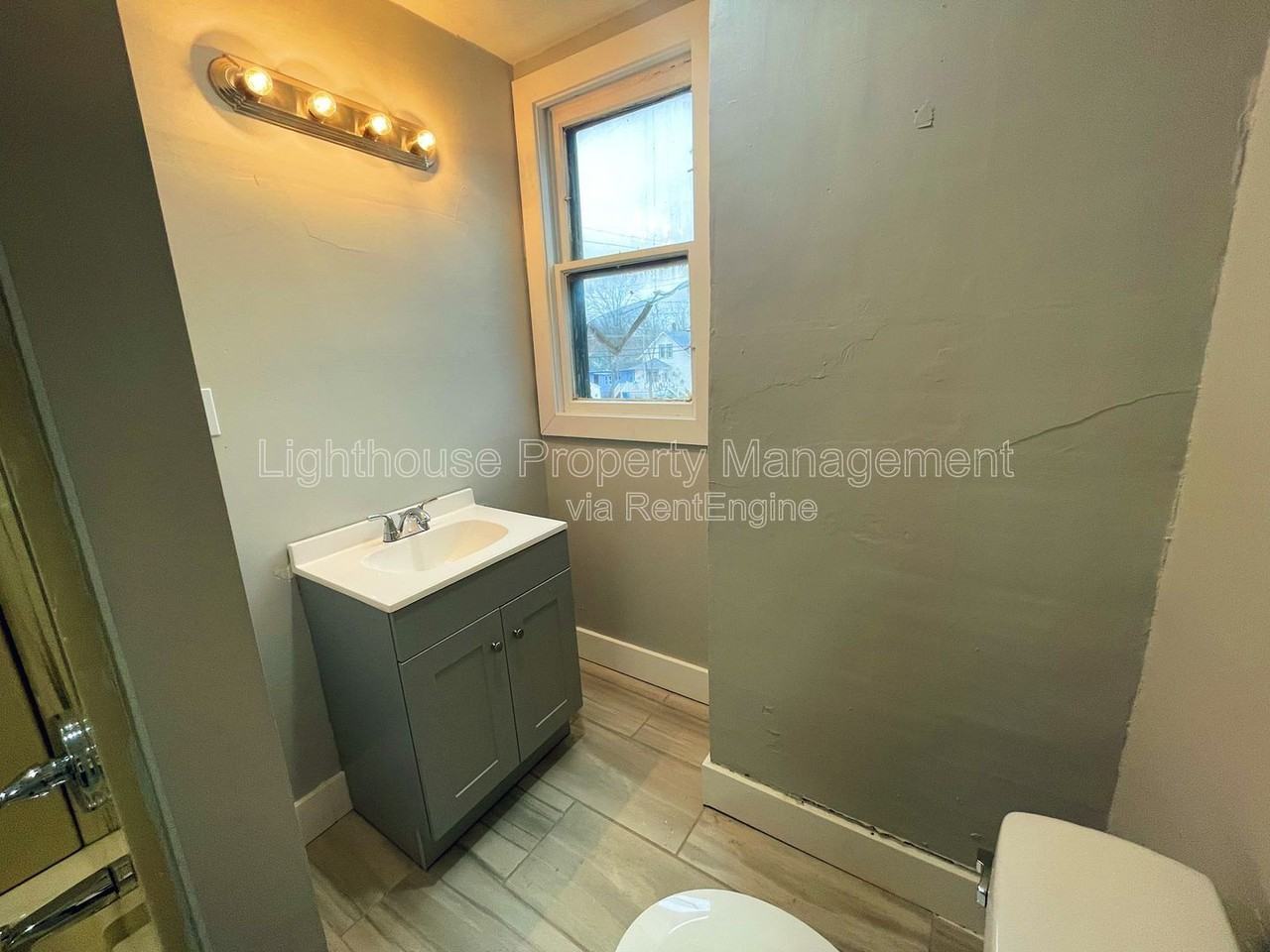 618 Superior St #2 - Photo 7 of 18