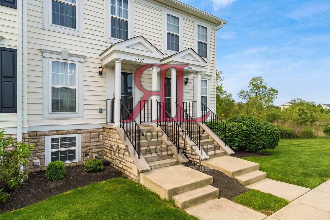 5807 Bridgehampton Dr - Photo 3 of 41