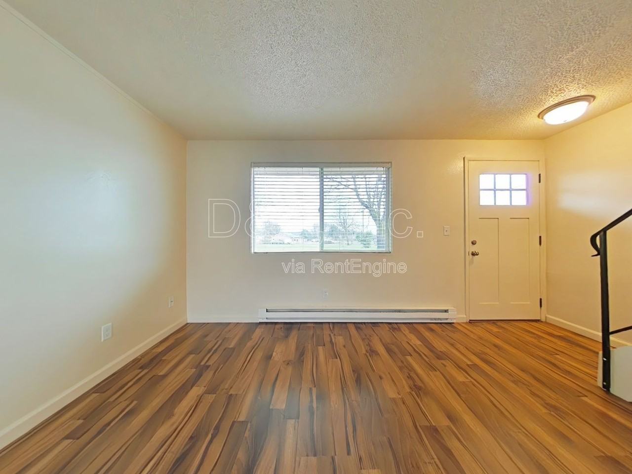 1909 Main St #D - Photo 2 of 10