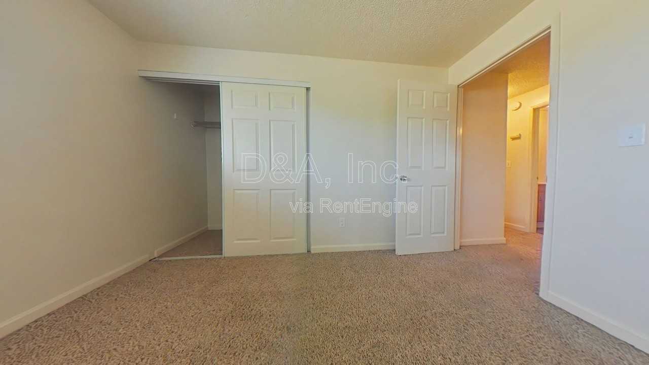 1909 Main St #D - Photo 7 of 10
