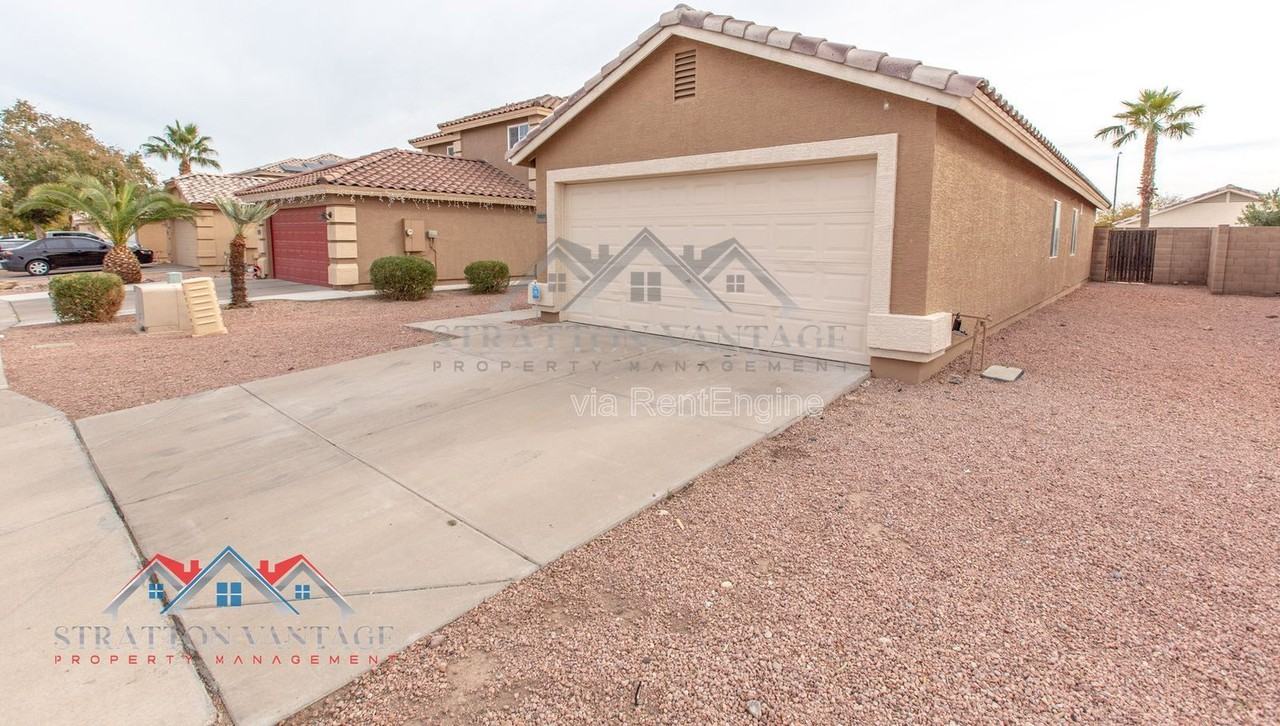 11801 W Paradise Dr - Photo 3 of 34