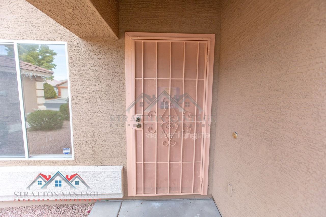 11801 W Paradise Dr - Photo 5 of 34