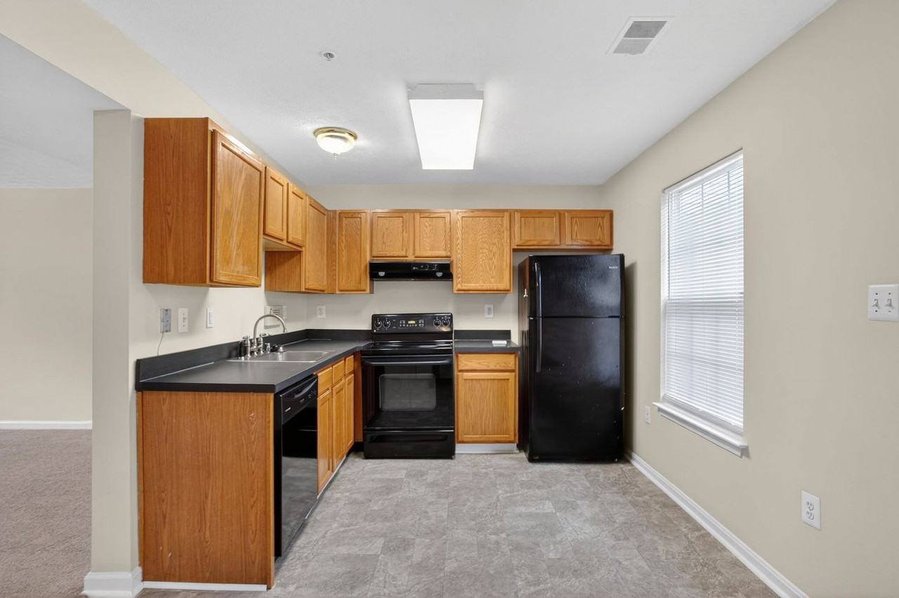 46098 Lucca Way - Photo 2 of 15
