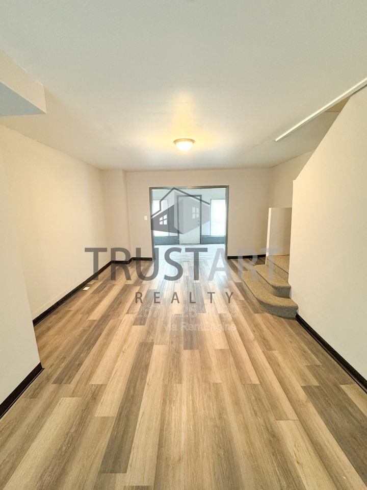 1533 S Allison St - Photo 5 of 18