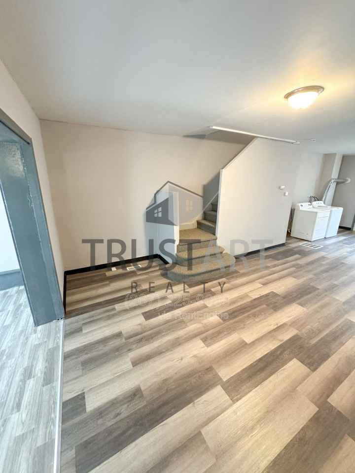 1533 S Allison St - Photo 7 of 18