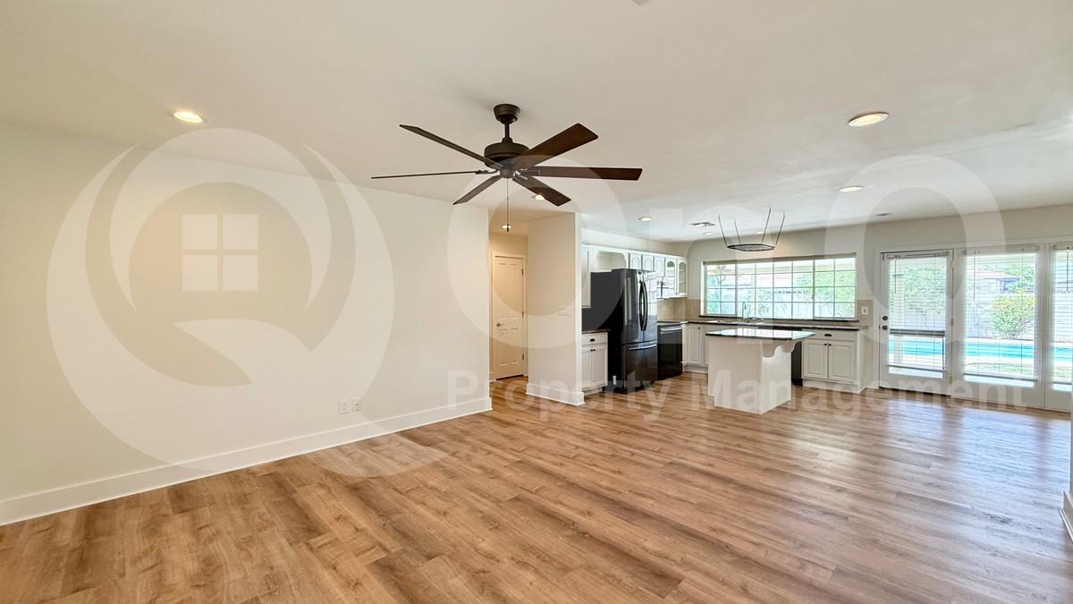 2436 E Fairmont Dr - Photo 4 of 21