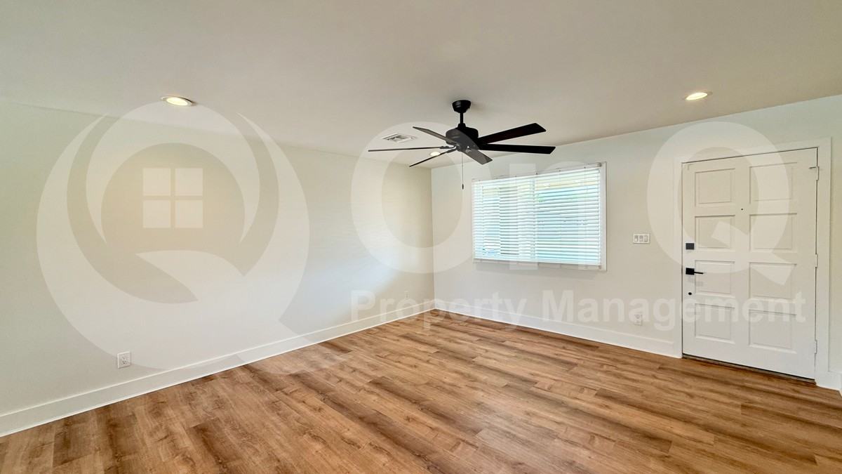 2436 E Fairmont Dr - Photo 7 of 21