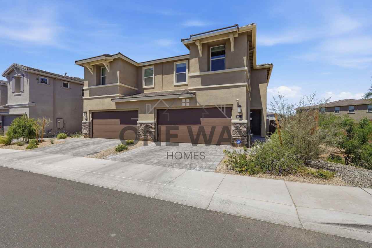 5832 E Rose Garden Ln - Photo 3 of 40