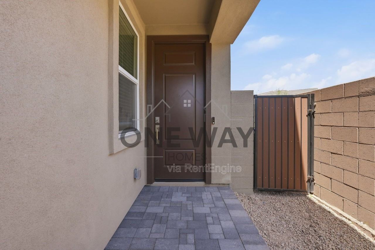 5832 E Rose Garden Ln - Photo 4 of 40