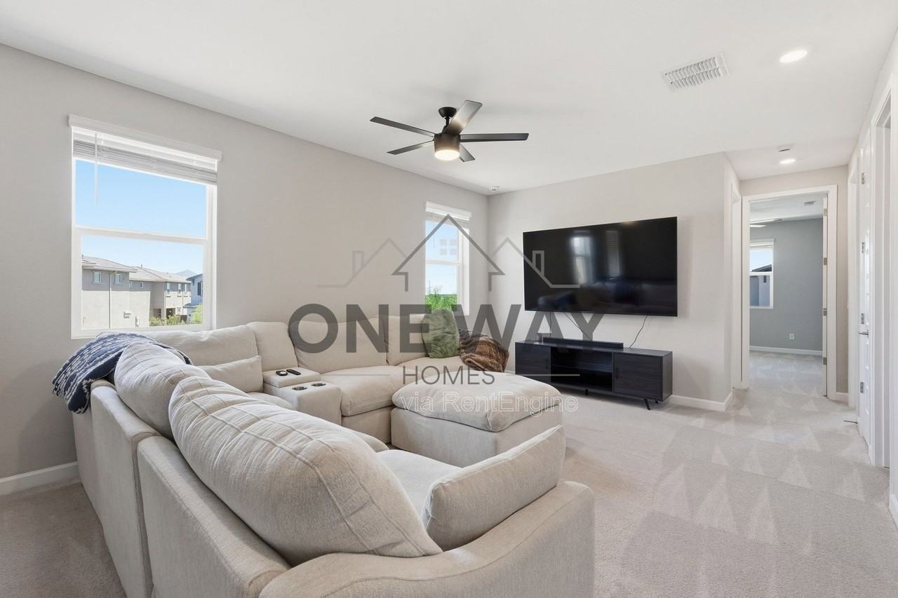 5832 E Rose Garden Ln - Photo 5 of 40