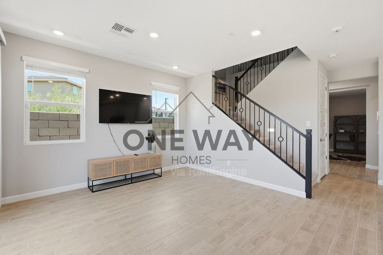 5832 E Rose Garden Ln - Photo 7 of 40