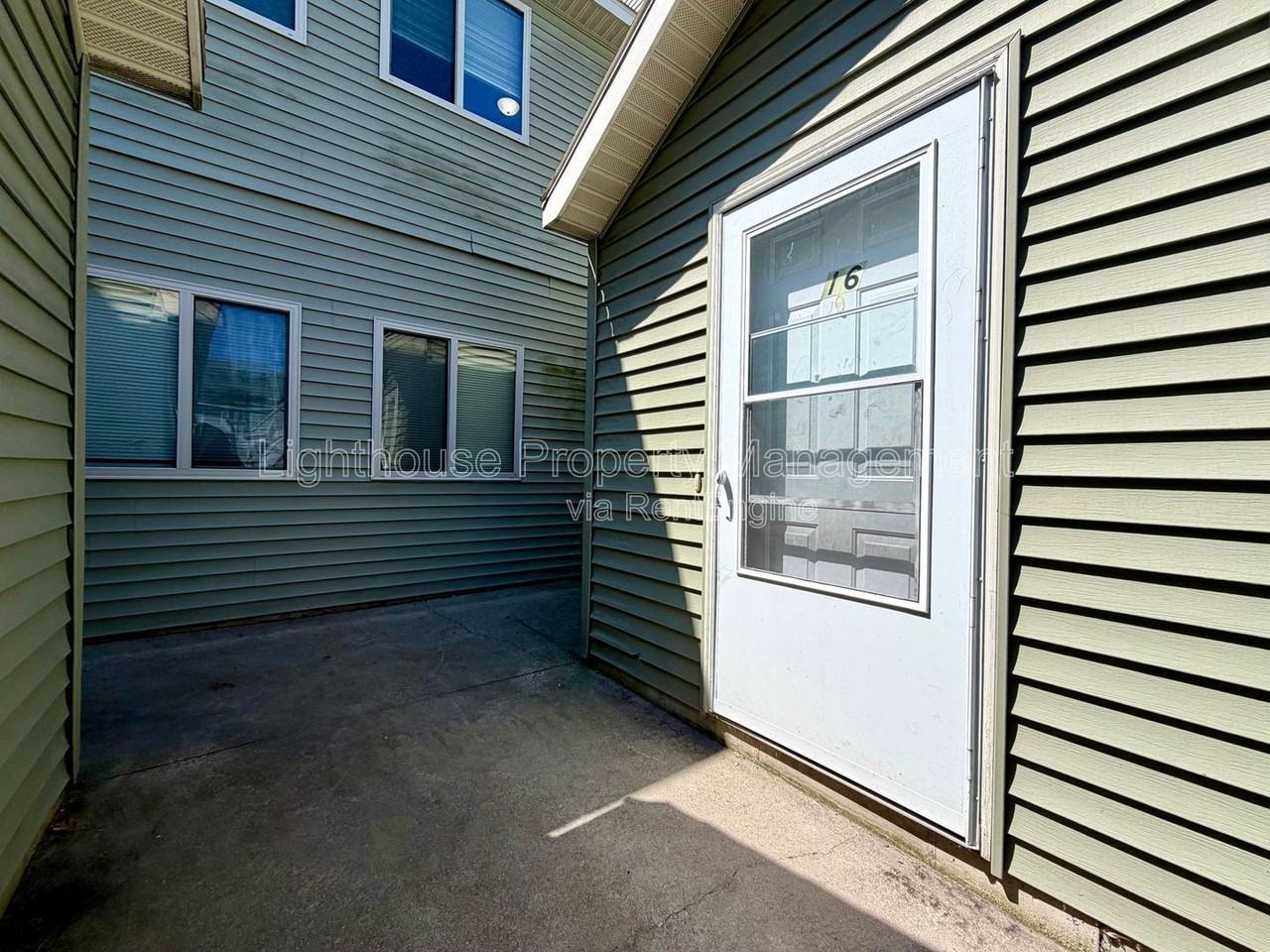 860 Marquette Ave #16 - Photo 2 of 19