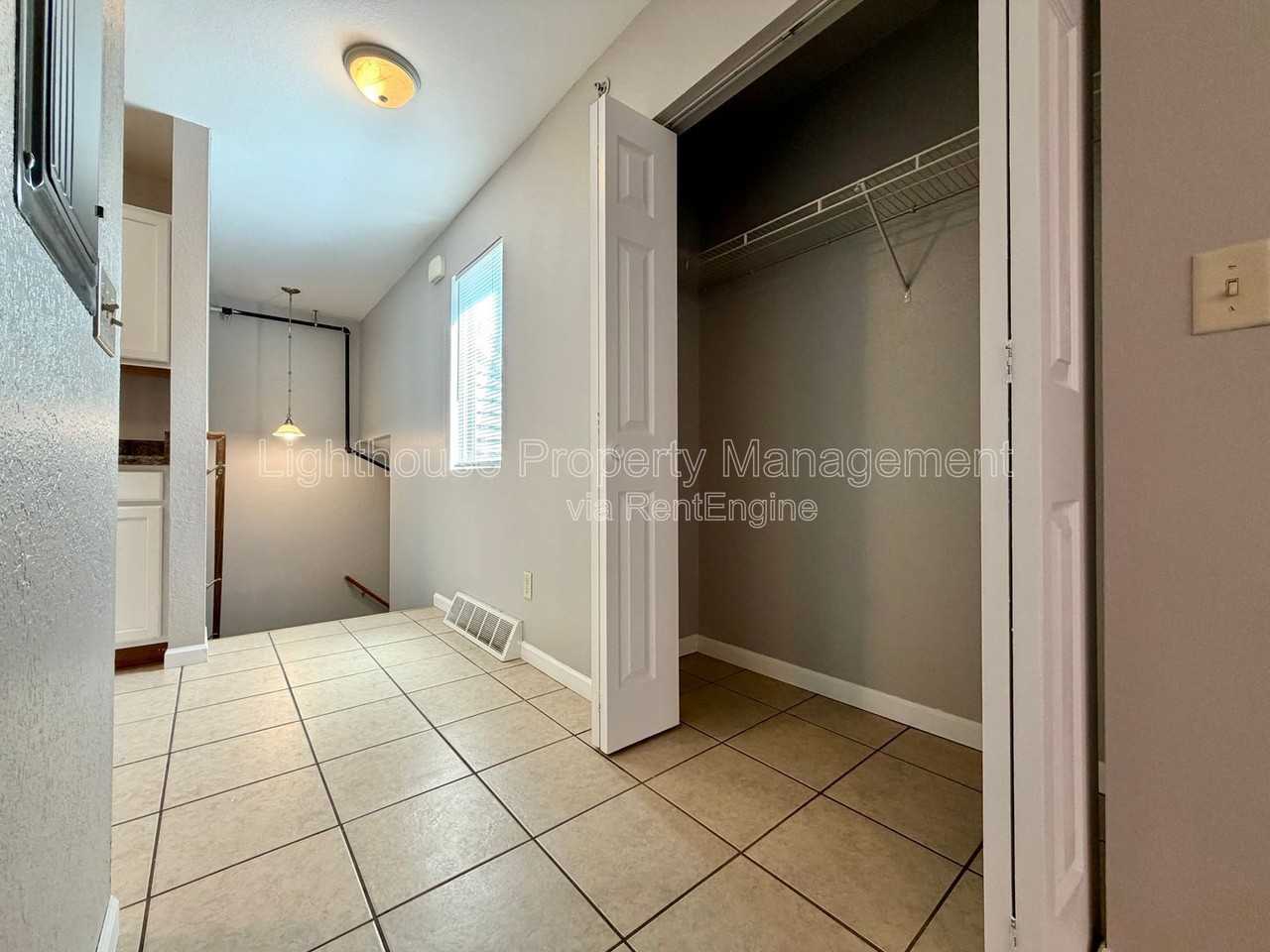 860 Marquette Ave #16 - Photo 7 of 19