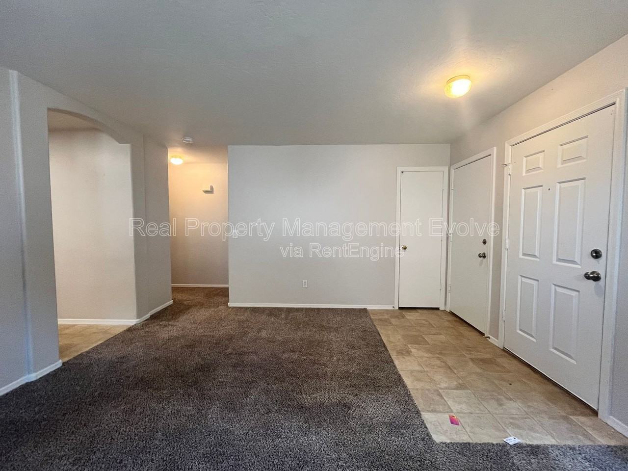 14751 W Redfield Rd - Photo 4 of 34